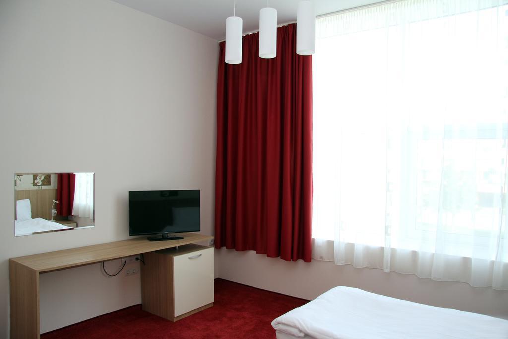 Sky Hotel Veliko Tărnovo Esterno foto